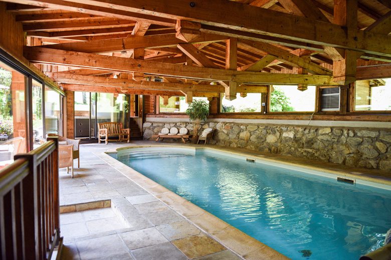 le jacuzzi et la piscine du spa de l'hotel du Paume à Chamonix Mont-blanc