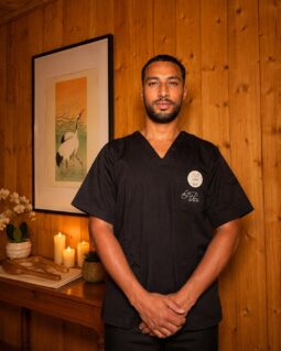 Medali, masseur du spa de lHotel Jeu de Paume au Lavancher, Chamonix